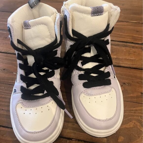 Zara Sneakers - Picture 1 of 5